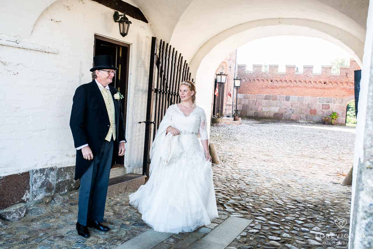 I historiske omgivelser og med en af Danmarks smukkeste beliggenheder på Sydfyn, skaber Broholm Slot