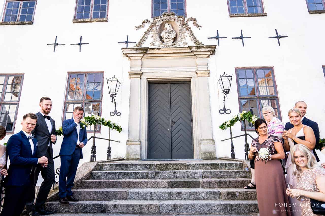 Clausholms historiske og smukke omgivelser skaber rammen om det ultimativt romantiske og helt specielle bryllup.