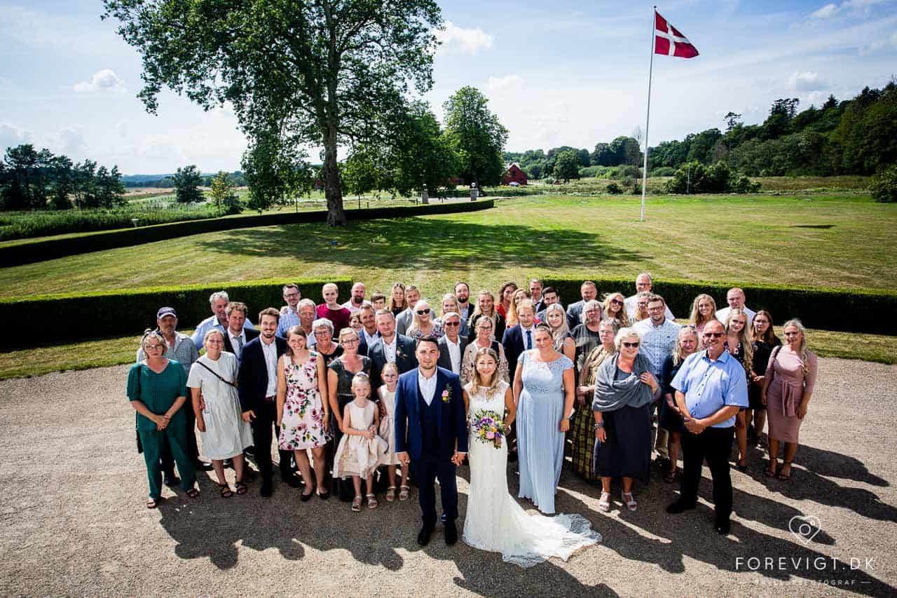 bryllup i historiske rammer med park, god mad