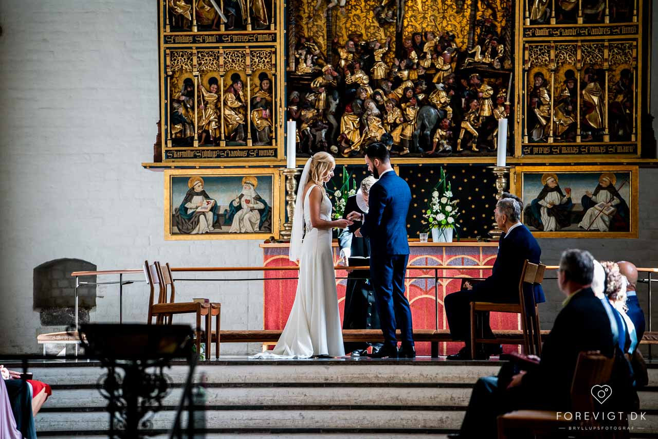 Bryllupsfotograf Aarhus til stilrene og flotte bryllupsfoto