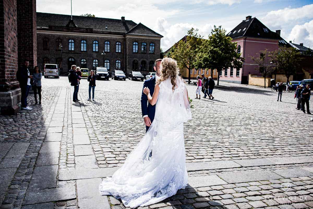 Danmarks bedste (og sødeste) bryllupsfotografer. Stemningsfulde bryllupsbilleder fra Jeres bryllup.