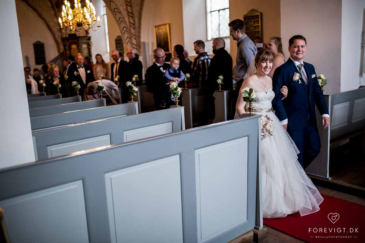 Bryllupsfotograf i København til personlige og smukke bryllupsbilleder med kant
